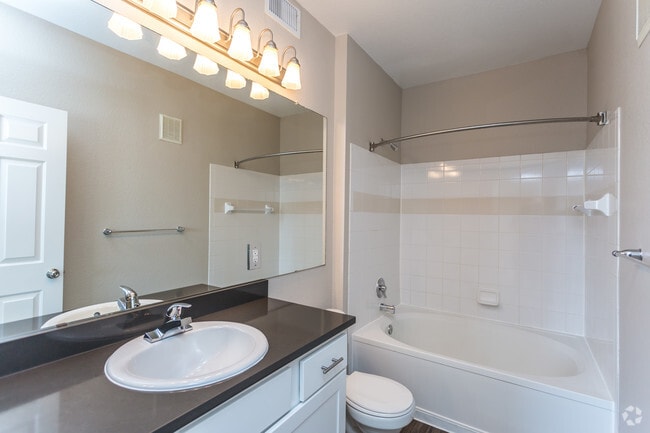 1BR, 1BA - Venice - Regatta