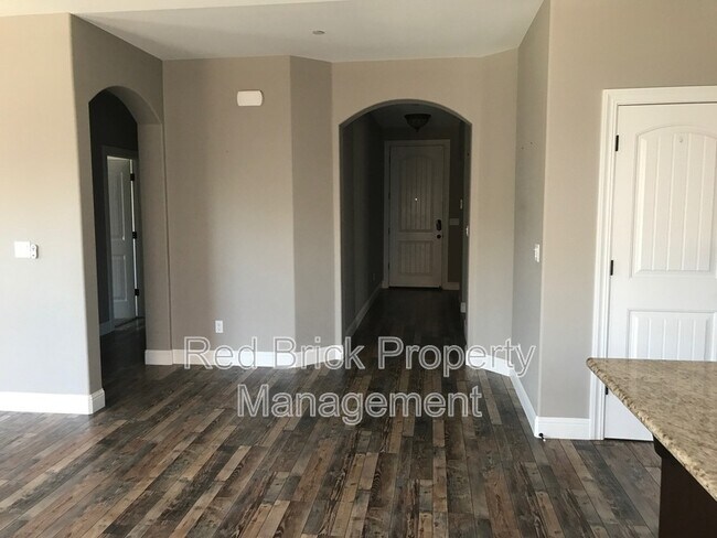 Building Photo - 4002 Cinnabar Ave
