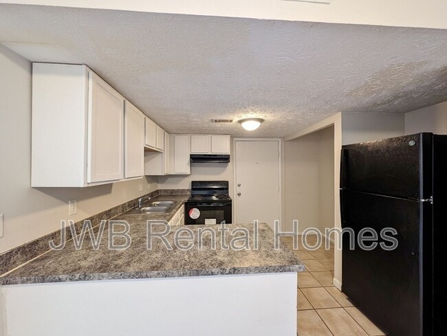 Building Photo - 7201 Arlington Expy