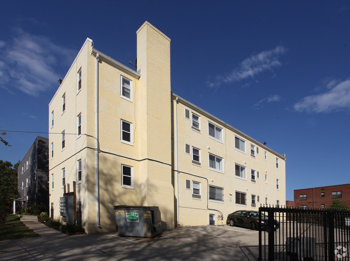 Building Photo - 1310 Congress St SE