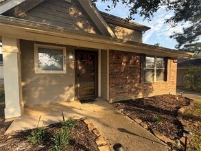 Building Photo - 809 Dragonfly Dr