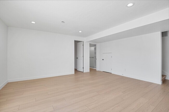 Building Photo - 2389 Wildwood Ln