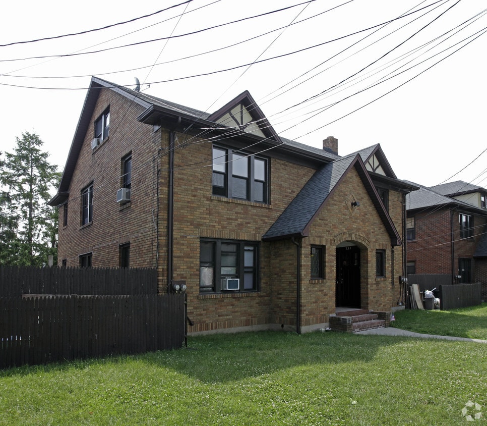 Primary Photo - 129 Willowbrook Rd