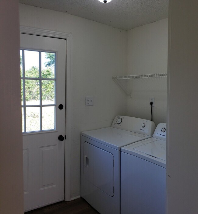 Building Photo - N 9th Duplex
