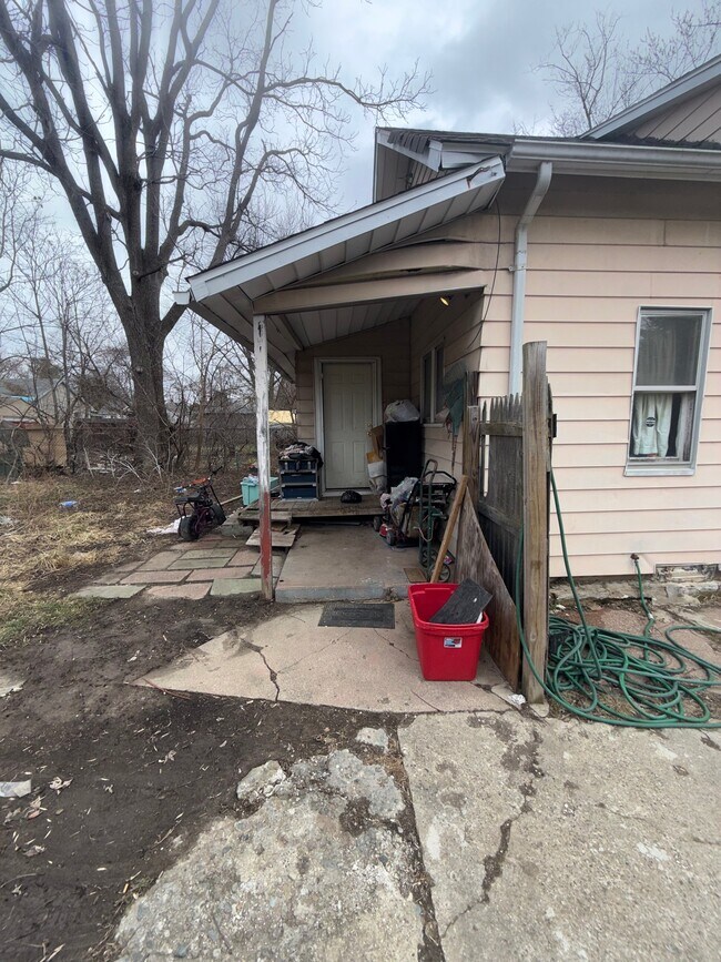 Foto del edificio - 1218 Pinehurst Ave