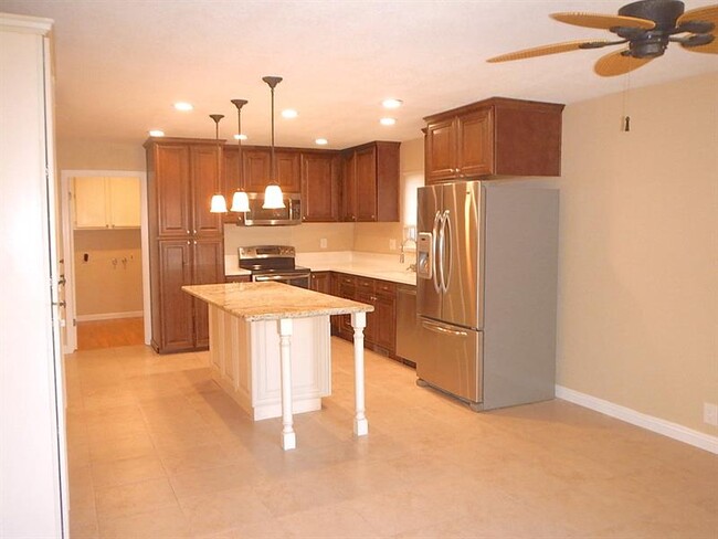 Foto del edificio - 3951 Hillsborough Rd