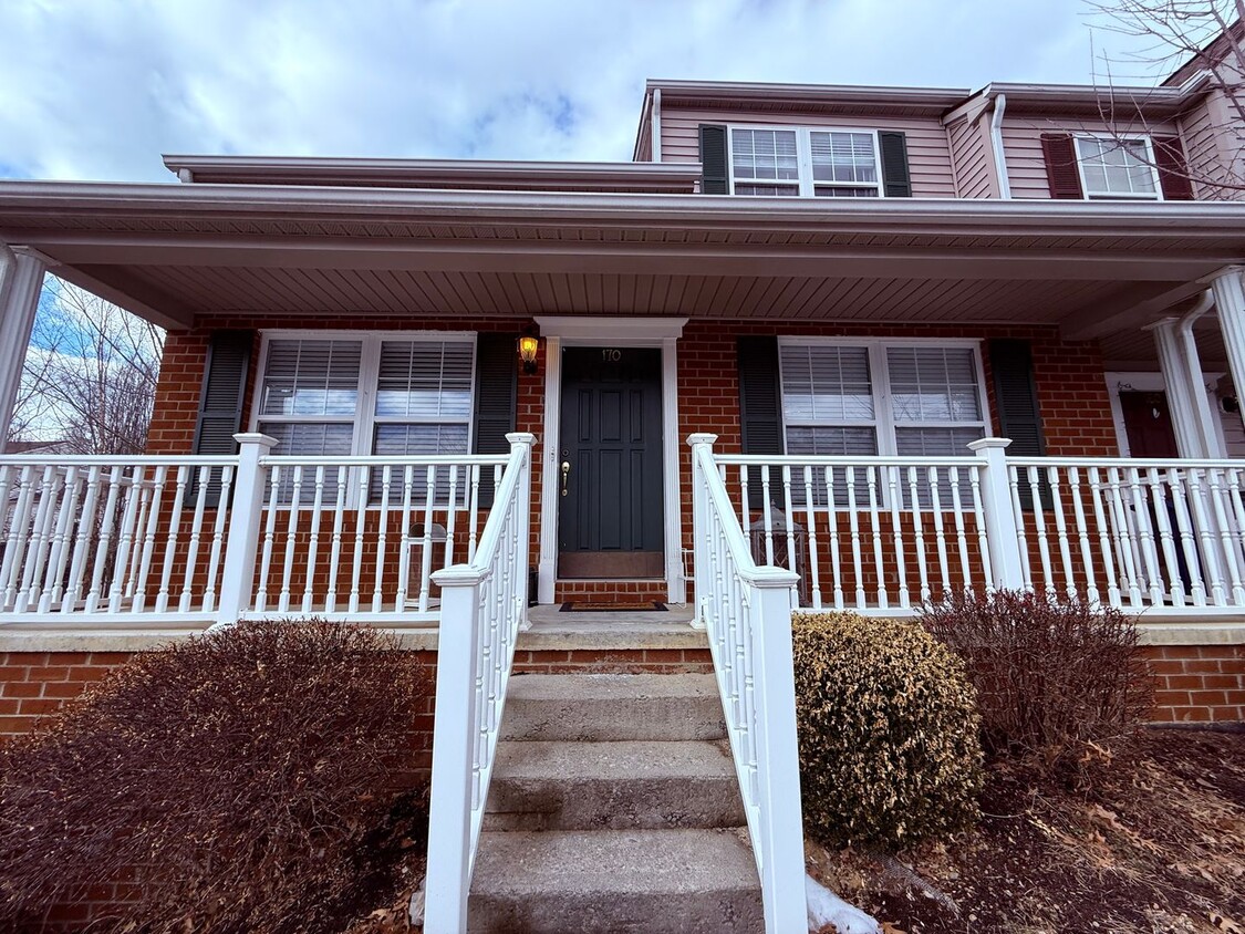 Primary Photo - 3 Bedroom, 2 Bath End Unit Townhouse