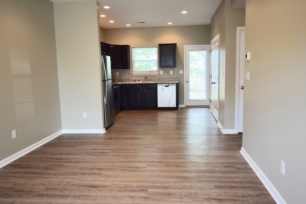 Primary Photo - VIRTUAL SHOWINGS AVAILABLE - NEW 6 Bedroom...