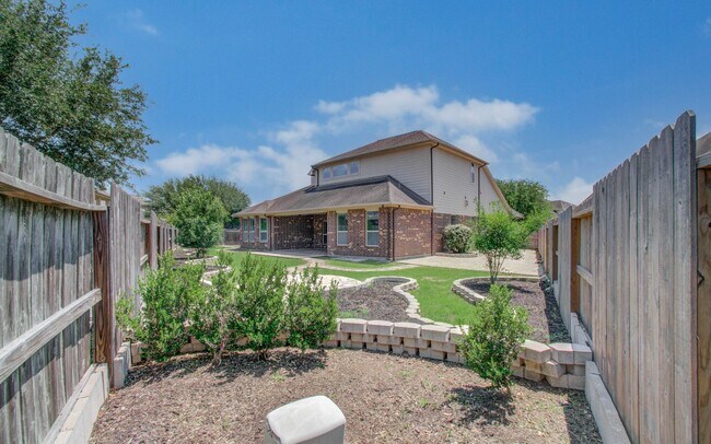 Foto del edificio - 28666 Pleasant Forest Dr