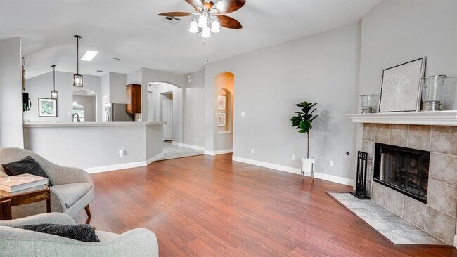 Foto del edificio - 725 Crane Canyon Pl