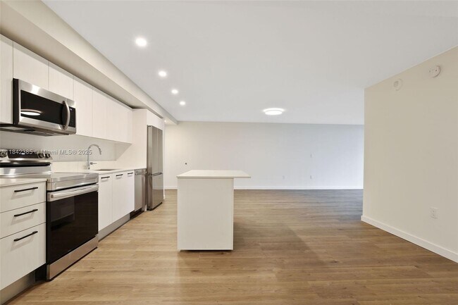 Foto del edificio - 1500 Bay Rd
