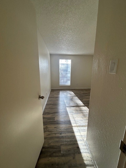 Foto del edificio - The Crossing Apartment Homes