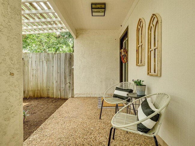 Foto del edificio - 3203 Foster Ln