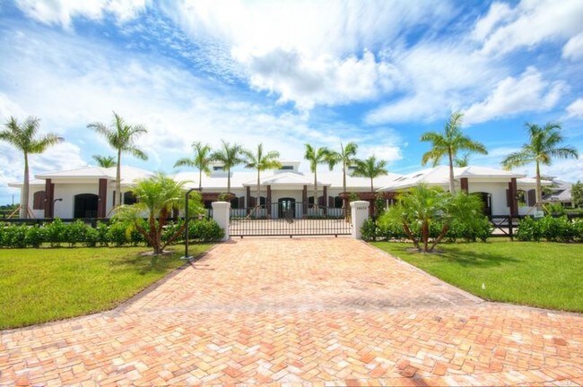Building Photo - 14878  Grand Prix Village Drive