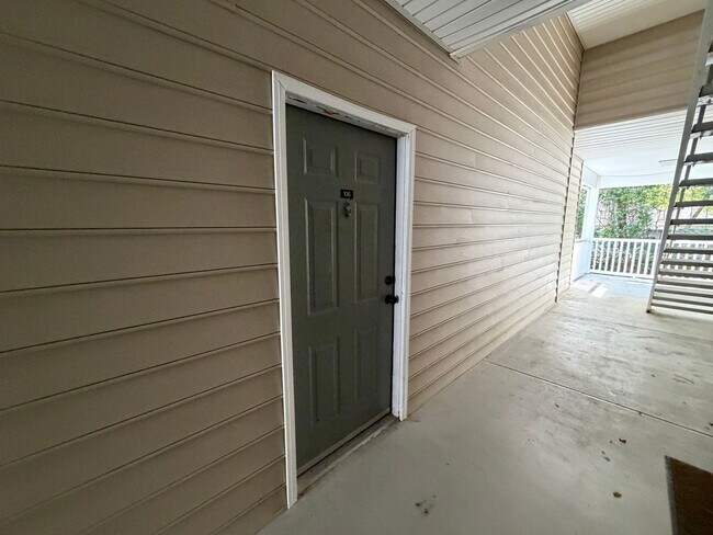 Building Photo - 1704 Frederica Rd