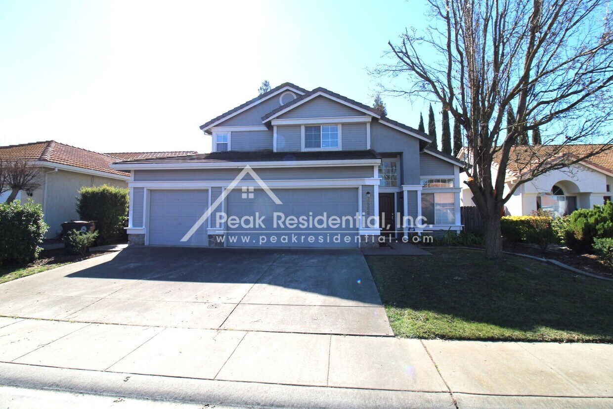 Foto principal - 4 br, 3 bath House - 6508 Blue Rock Ct
