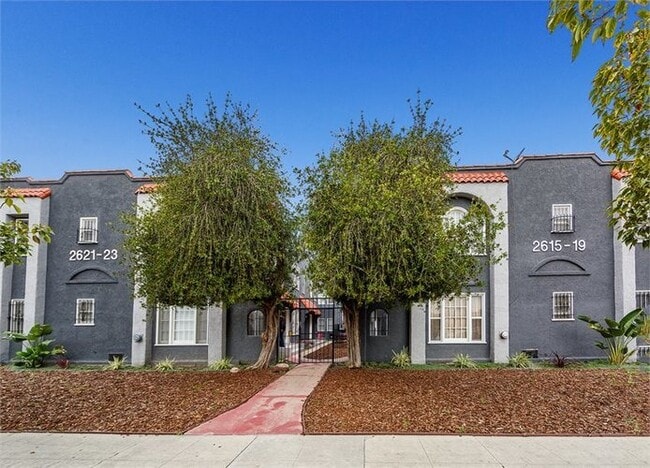 Building Photo - 2615 S Victoria Ave