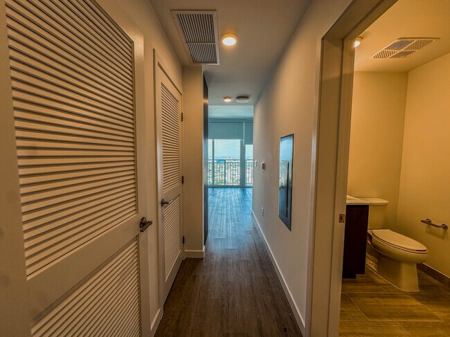 Foto del edificio - 170 NE 23rd St