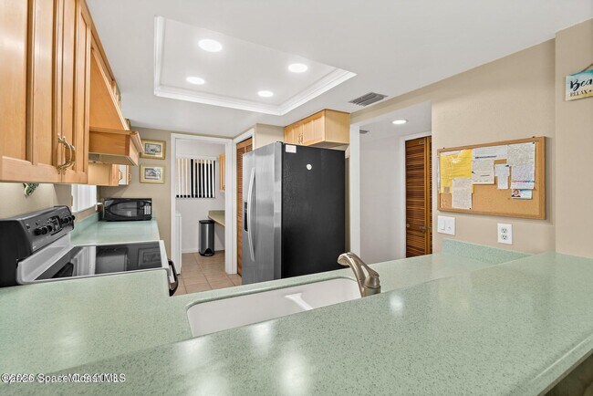 Foto del edificio - 8494 Ridgewood Ave