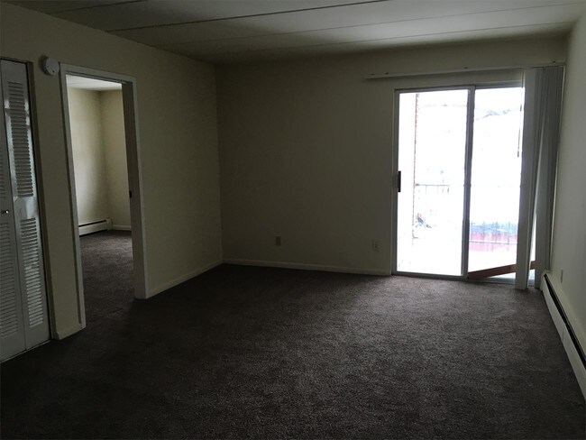 Foto del edificio - 1651 W North Bend Rd