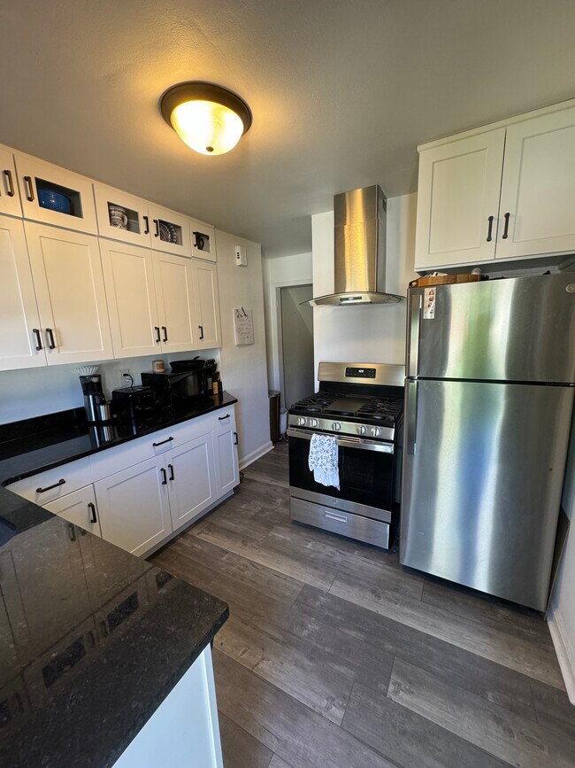 Kitchen - 2203 Lefeber Ave
