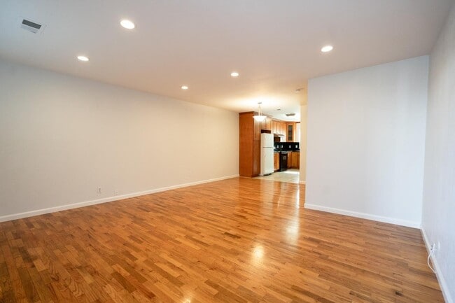 Building Photo - 650 Cypress Ave