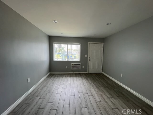 Building Photo - 427 S Fern Ave