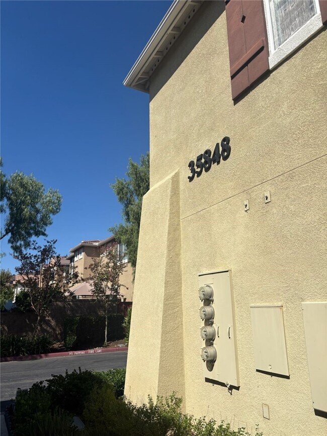 Foto del edificio - 35848 Lajune St