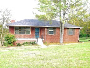 Building Photo - 4820 Lynn Dr