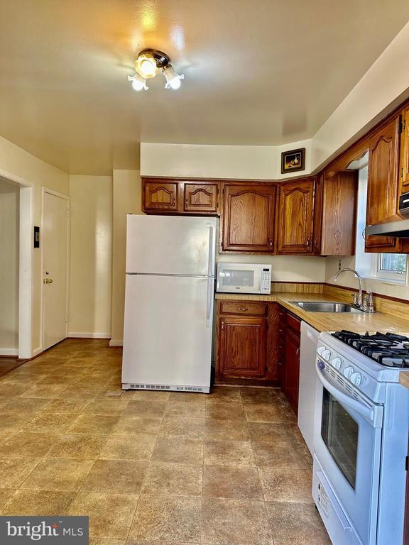 Building Photo - 5390 Taney Ave