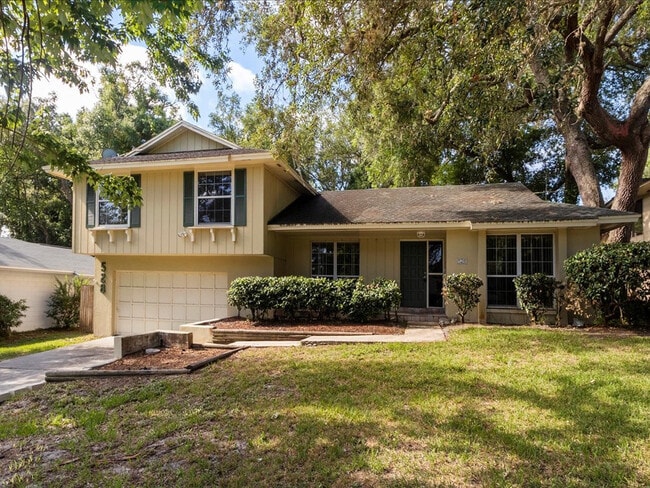 Single Family Pool Home Excellent Location - Single Family Pool Home Excellent Location