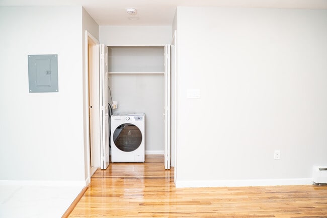 Building Photo - Kenmore Apartments