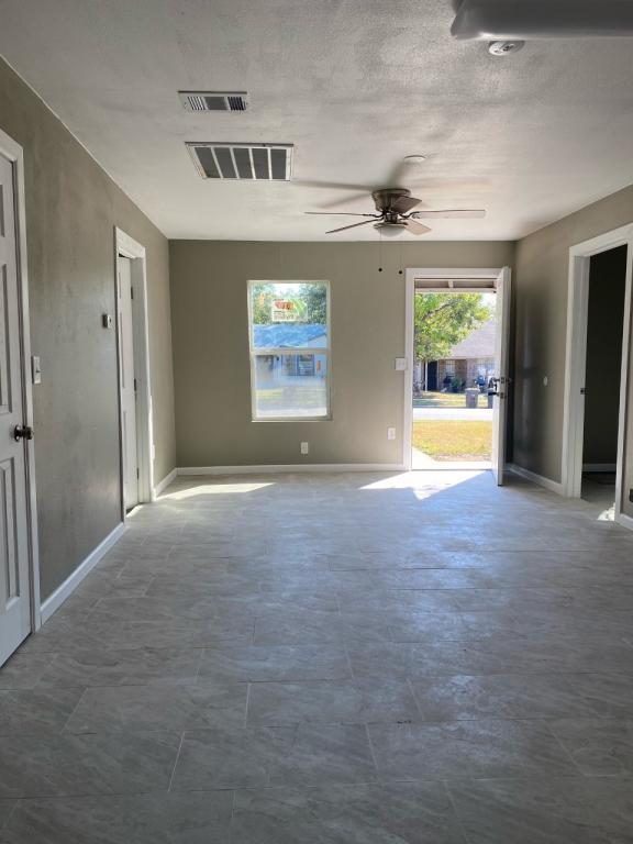 Foto del edificio - 1920 Daniel St