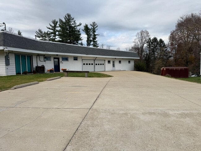 Building Photo - 4813 Sayre Ave