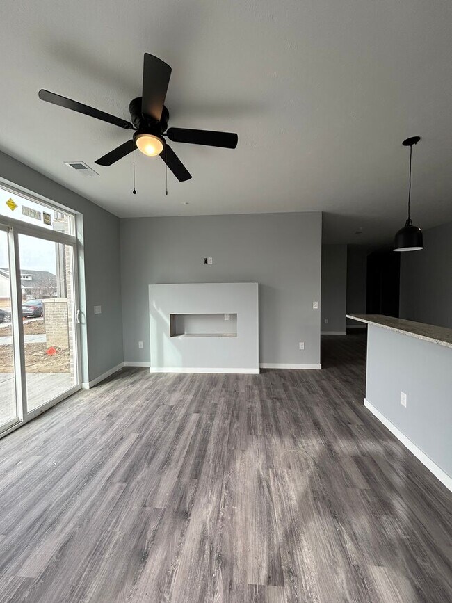 Building Photo - 2724 Silver St