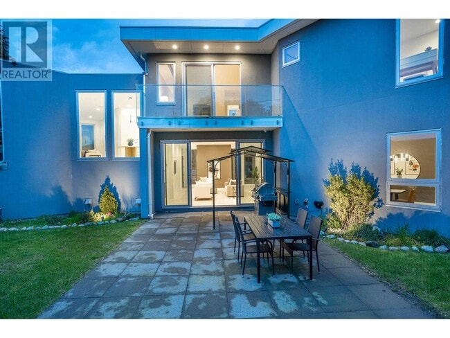 Building Photo - 4500 Canterbury Crescent