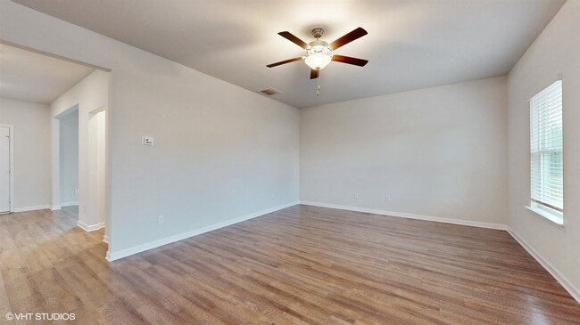 Building Photo - 3302 Bridgewood Dr