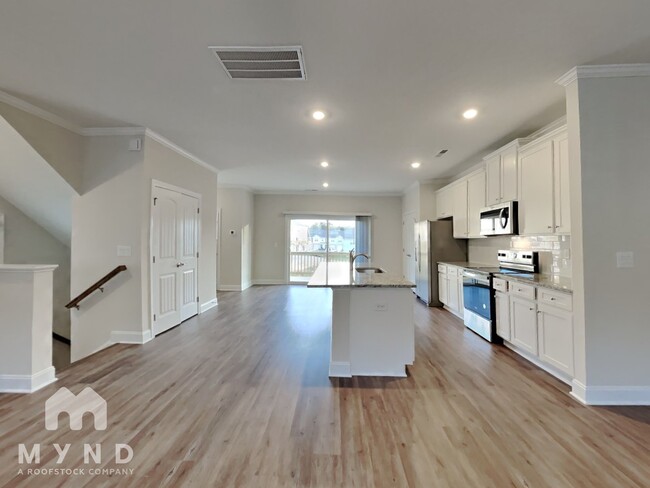 Foto del edificio - 6926 Woodland Stream Pl