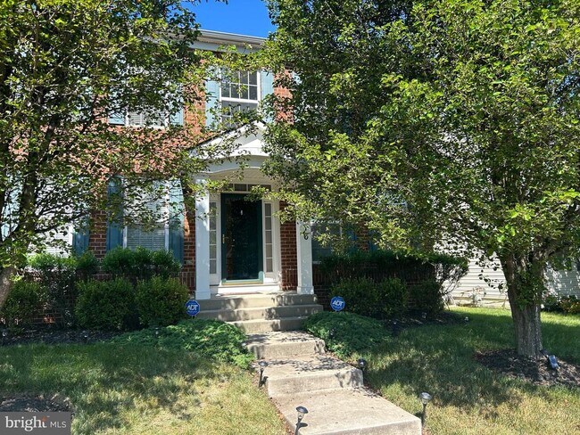 Building Photo - 9816 Traver St