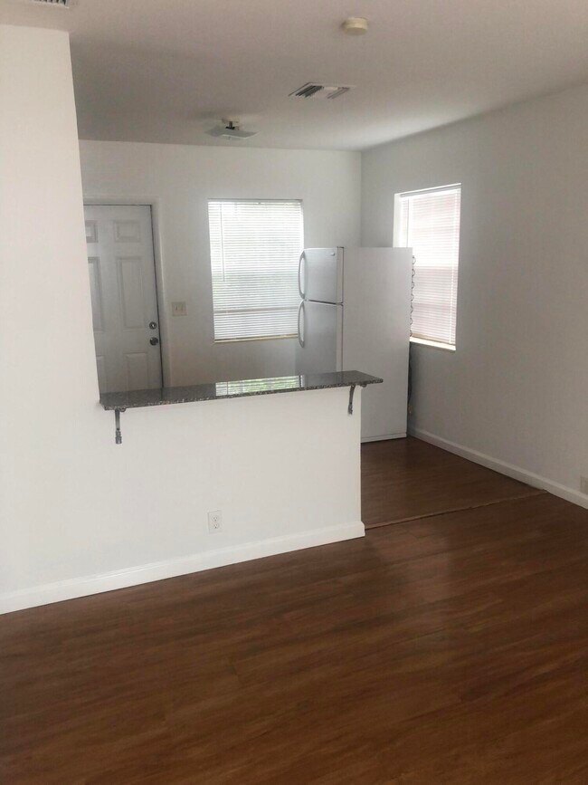 Foto del edificio - 1307 Lucerne Ave