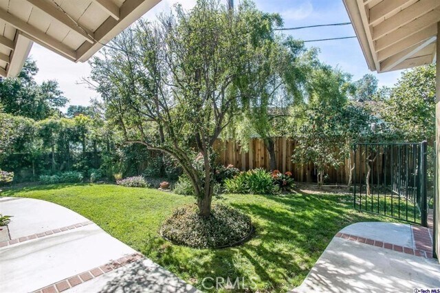 Foto del edificio - 1895 Rose Ave