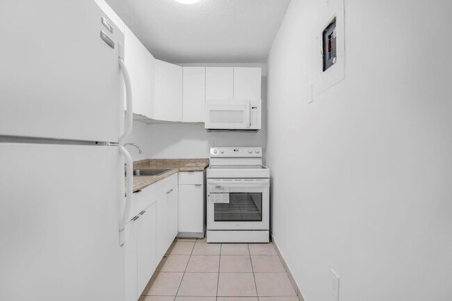 Foto del edificio - 4801 NW 7th St