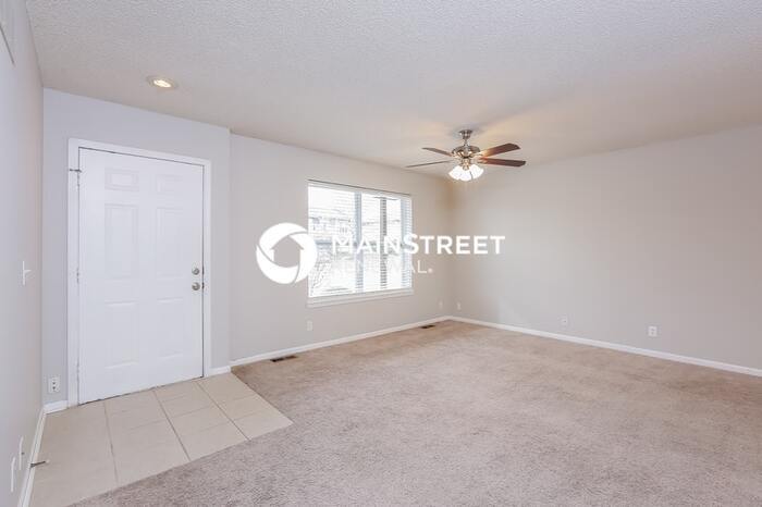 Foto principal - 3 Bedroom Pet-Friendly Home in Kearney, MO...