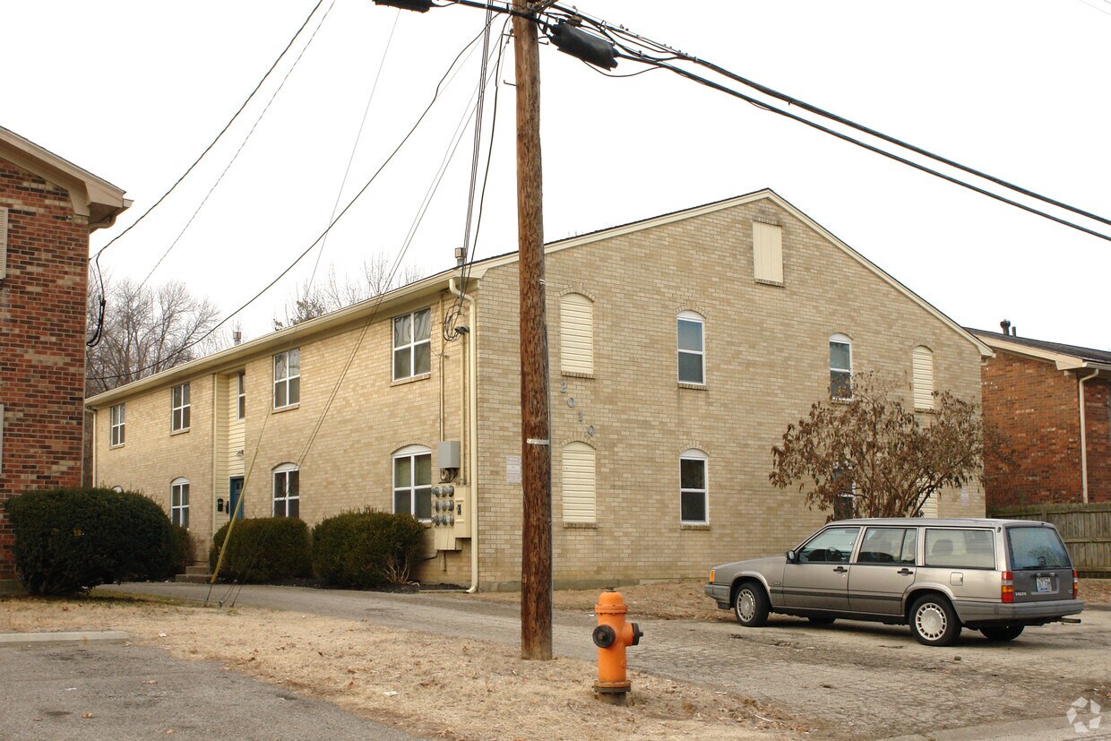 Foto principal - 2010 Peabody Ln