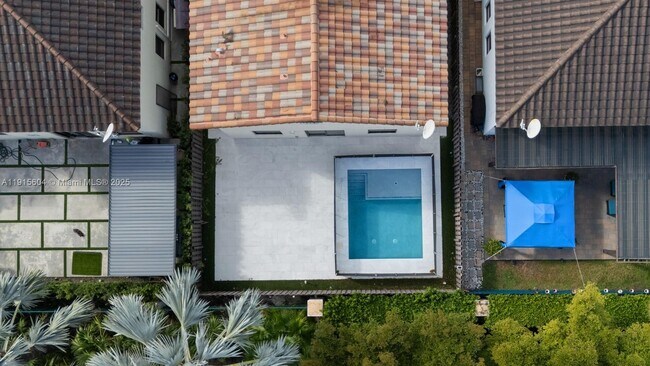 Foto del edificio - 8725 NW 102nd Ct