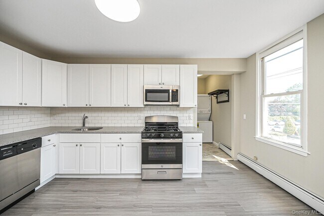 Foto del edificio - 463-465 E Main St