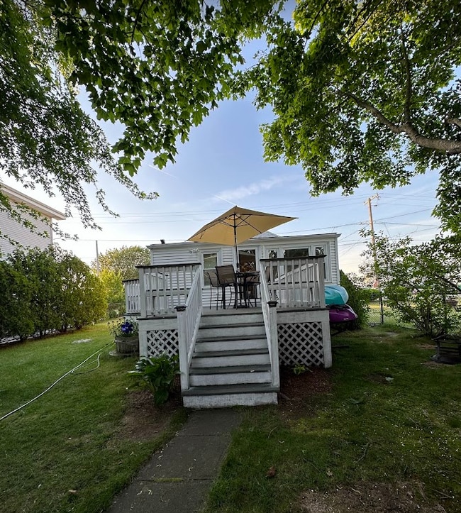 Building Photo - 341 Shawomet Ave