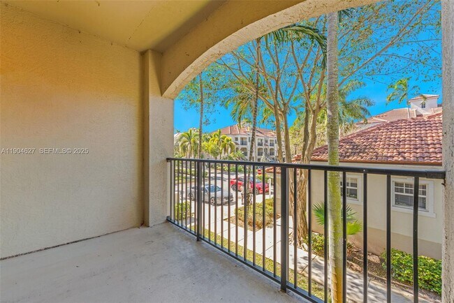 Foto del edificio - 5840 W Sample Rd