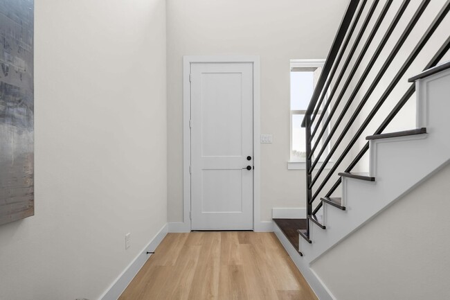 Building Photo - 2340 Alsiddiq Dr