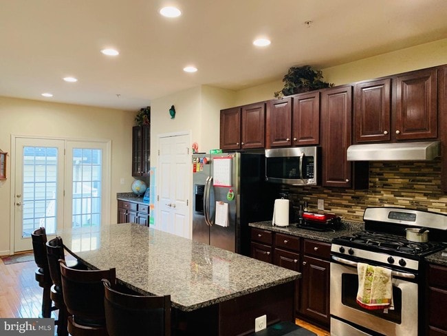 Building Photo - 11893 Country Squire Way